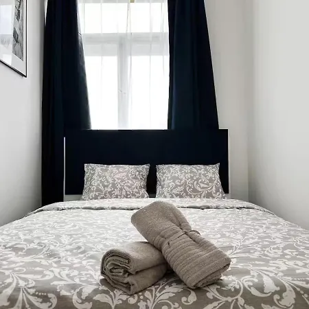 Beautiful Cozy Near The Square F8c 아파트 *