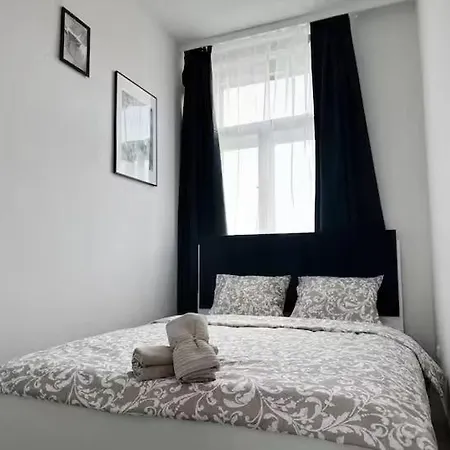 아파트 Beautiful Cozy Near The Square F8c Wernsdorf