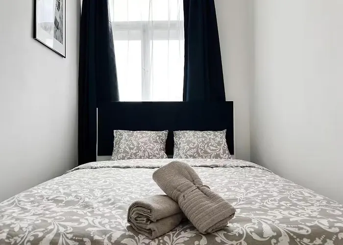 Beautiful Cozy Near The Square F8c Apartment *